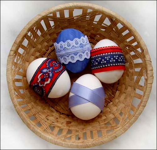 Яйца украшенные ленточками